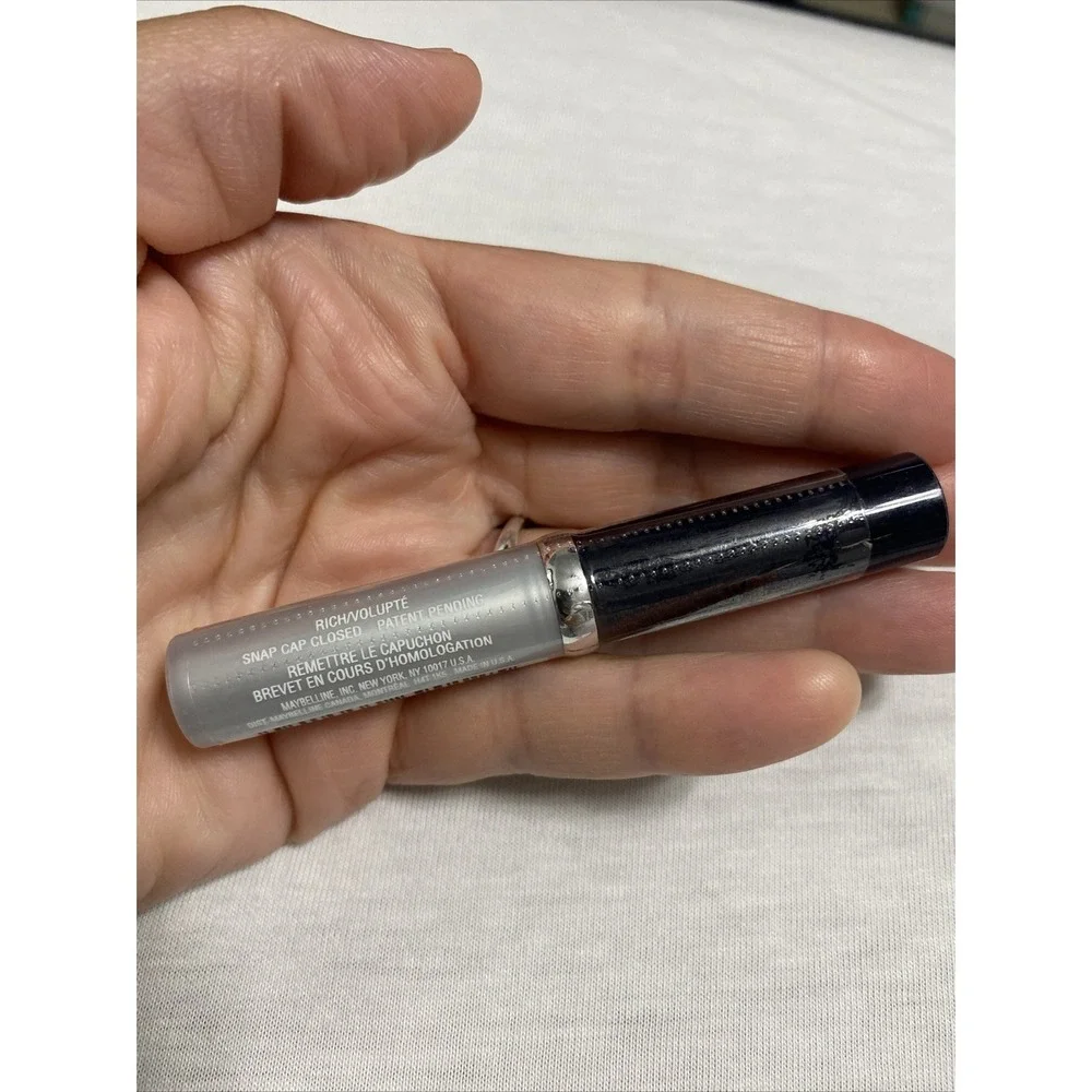 Maybelline Hydra Time Lipcolor LipStick Rich #69 NEW &‎ Sealed